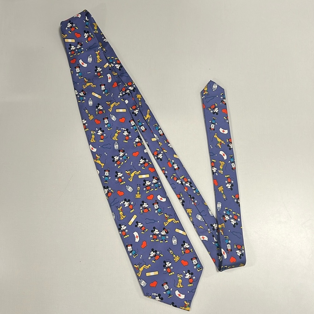 Barco Disney tie